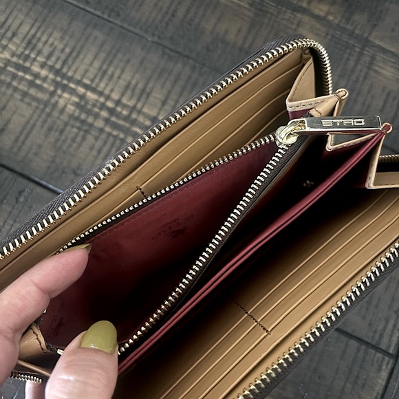 (Rare & HTF) Etro • “Circus of Dreams” • Wallet - Picture 6 of 8